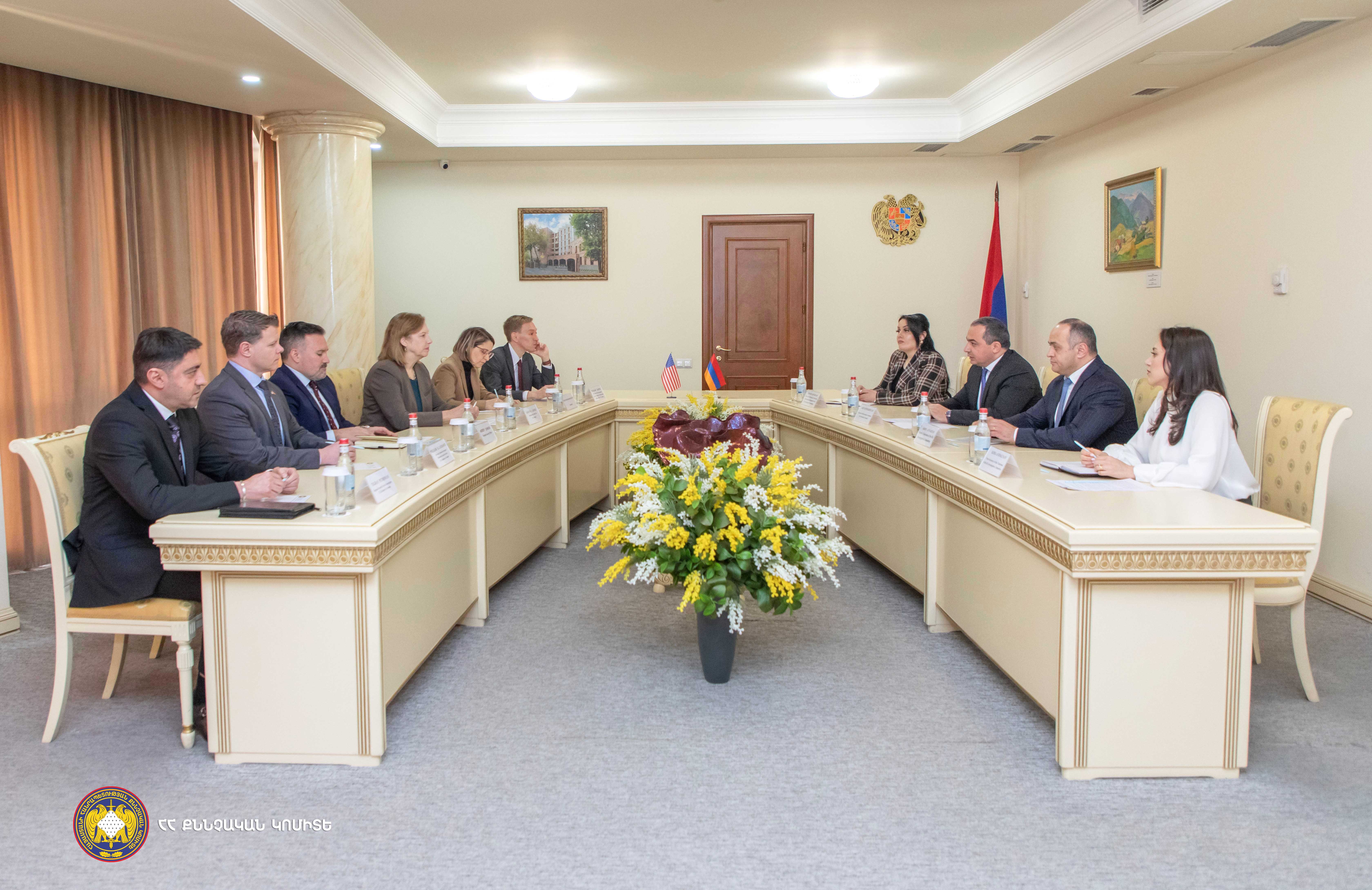 Председатель Следственного комитета Республики Армения Артур Погосян встретился с Чрезвычайным и полномочным послом США в Армении